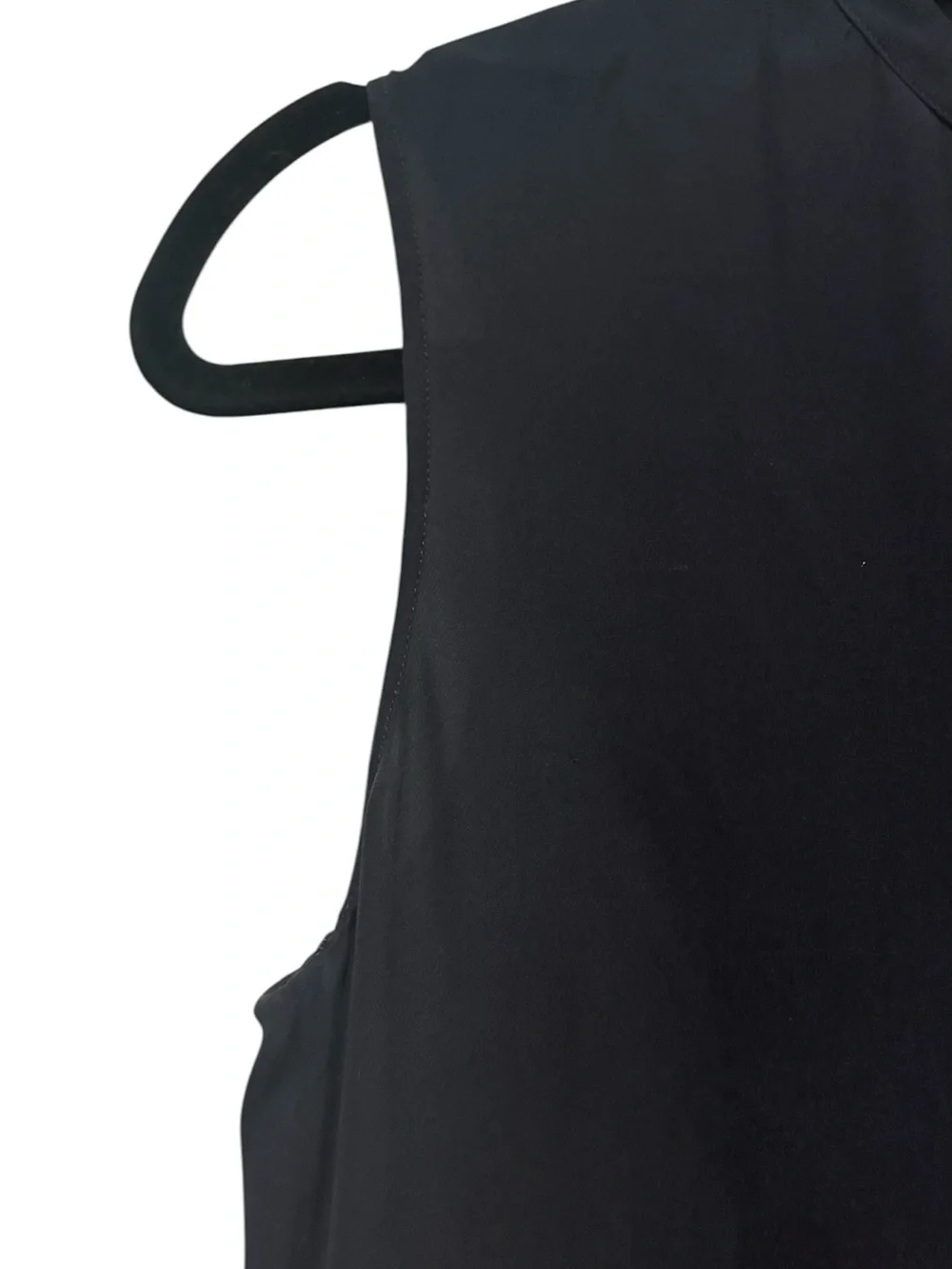 Vince - Sleeveless Blouse. V-neck. Size Small. Navy Blue. Silk